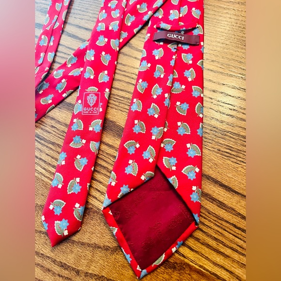 Gucci vintage red tie with flowers - Picture 1 of 6